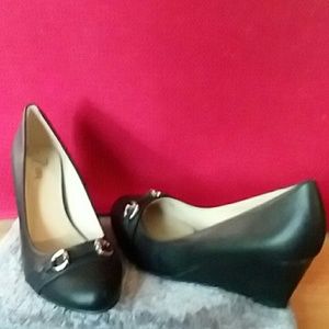 Zoey brand black wedges brand new